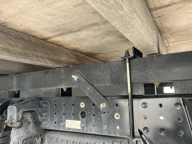 三菱ふそうキャンター平ボディ小型（2t・3t）[写真22]