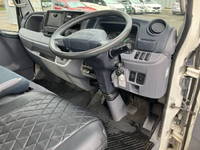 三菱ふそうキャンター平ボディ小型（2t・3t）[写真34]