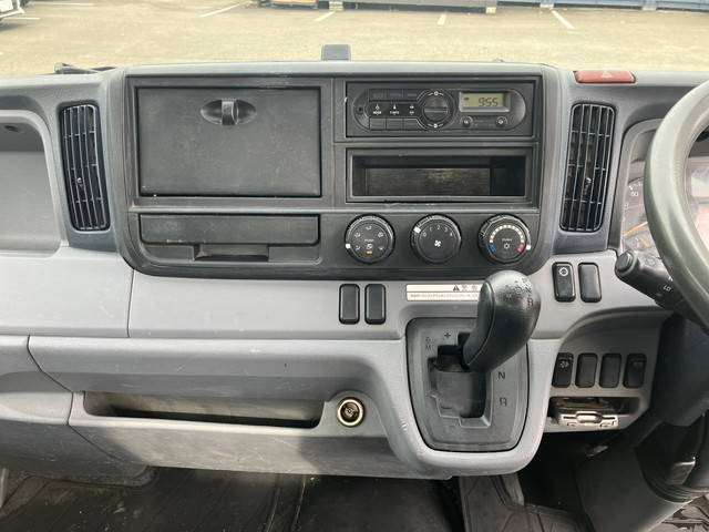 三菱ふそうキャンター平ボディ小型（2t・3t）[写真36]