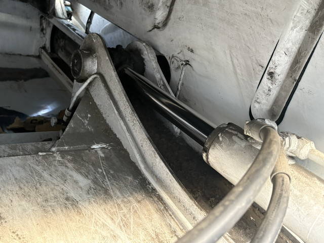 UDトラックスコンドルパッカー車（塵芥車）小型（2t・3t）[写真13]