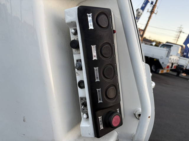 UDトラックスコンドルパッカー車（塵芥車）小型（2t・3t）[写真15]