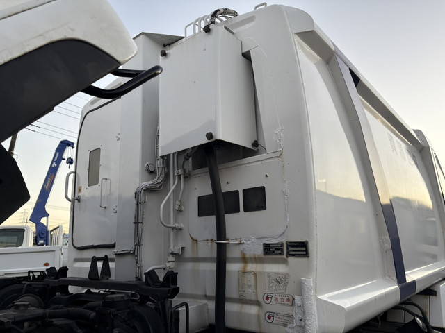 UDトラックスコンドルパッカー車（塵芥車）小型（2t・3t）[写真25]