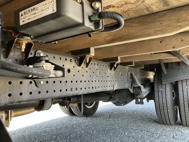 いすゞエルフ平ボディ小型（2t・3t）[写真24]