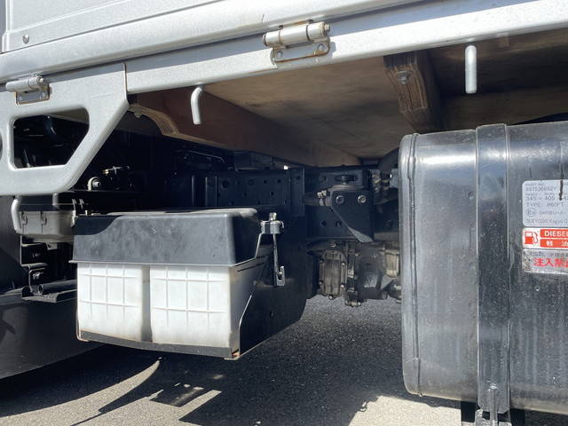 日産アトラス平ボディ小型（2t・3t）[写真11]