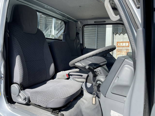 日産アトラス平ボディ小型（2t・3t）[写真15]