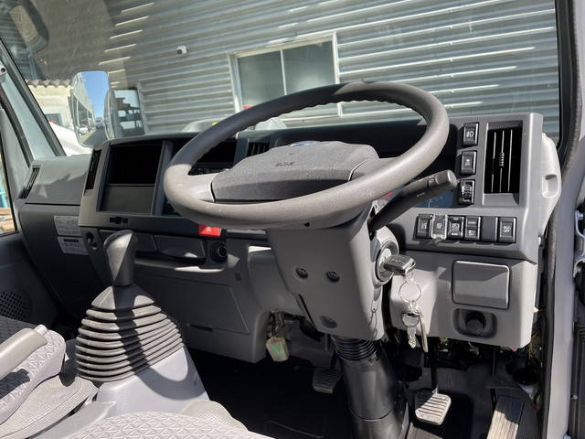 日産アトラス平ボディ小型（2t・3t）[写真16]