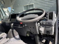 日産アトラス平ボディ小型（2t・3t）[写真17]