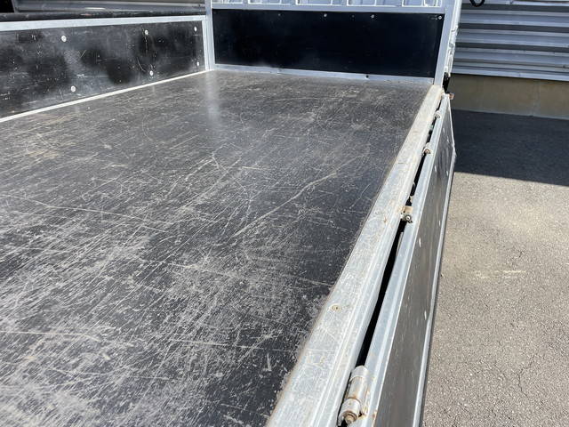 日産アトラス平ボディ小型（2t・3t）[写真05]