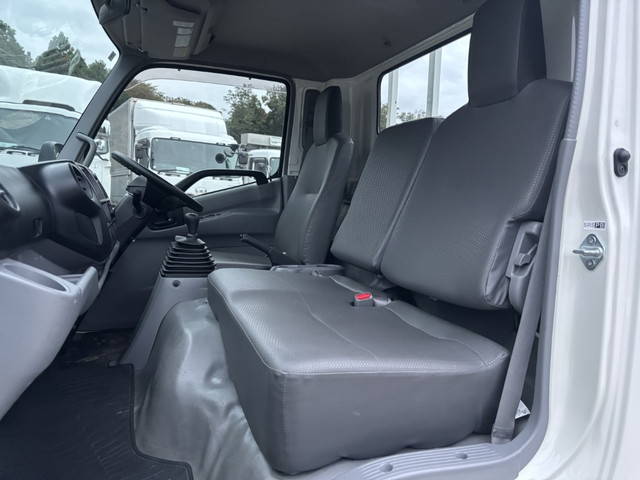 日野デュトロ平ボディ小型（2t・3t）[写真19]