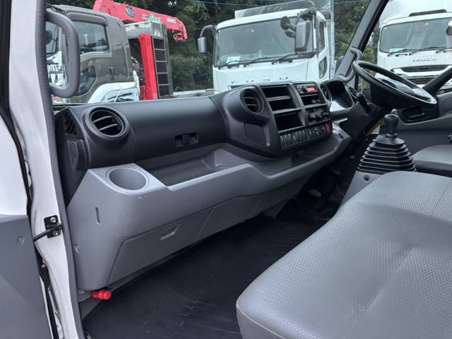 日野デュトロ平ボディ小型（2t・3t）[写真20]