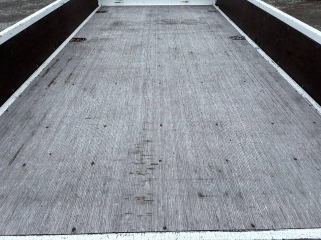 日野デュトロ平ボディ小型（2t・3t）[写真09]