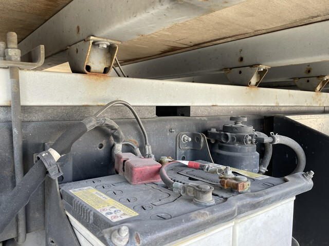 日野デュトロ平ボディ小型（2t・3t）[写真22]