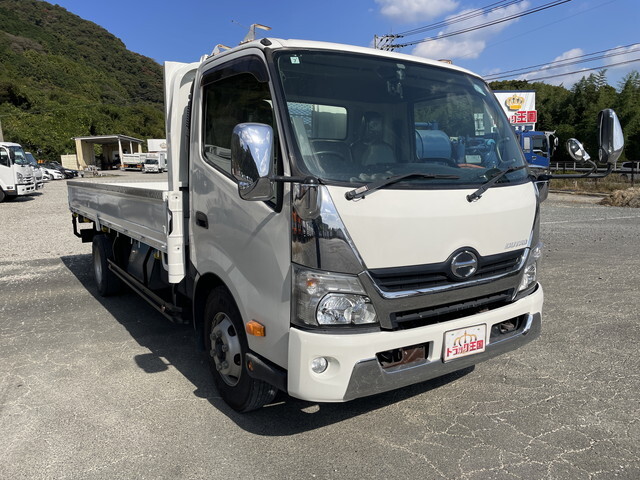 日野デュトロ平ボディ小型（2t・3t）[写真03]