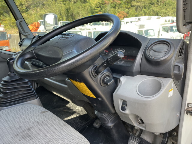 日野デュトロ平ボディ小型（2t・3t）[写真31]