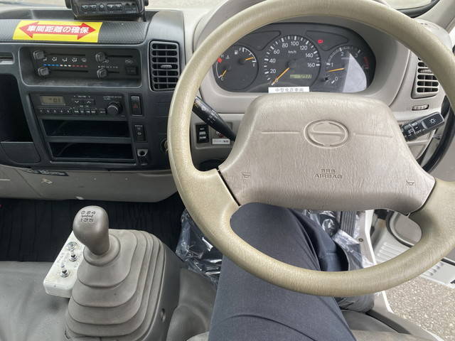 日野デュトロコンテナ専用車小型（2t・3t）[写真08]