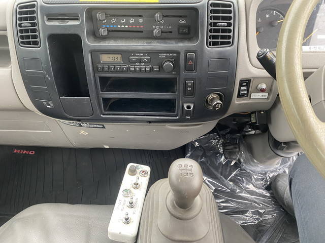 日野デュトロコンテナ専用車小型（2t・3t）[写真09]