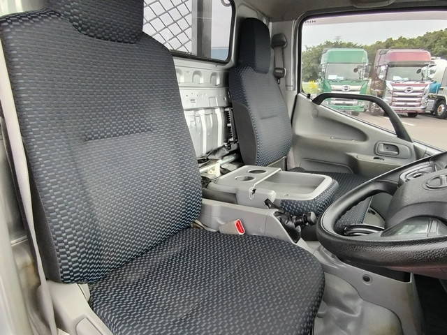 日野デュトロ平ボディ小型（2t・3t）[写真18]