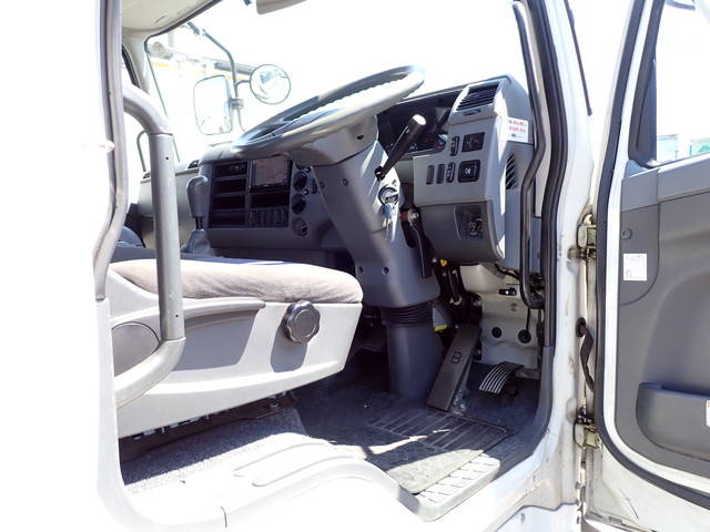 三菱ふそうファイター平ボディ中型（4t）[写真16]