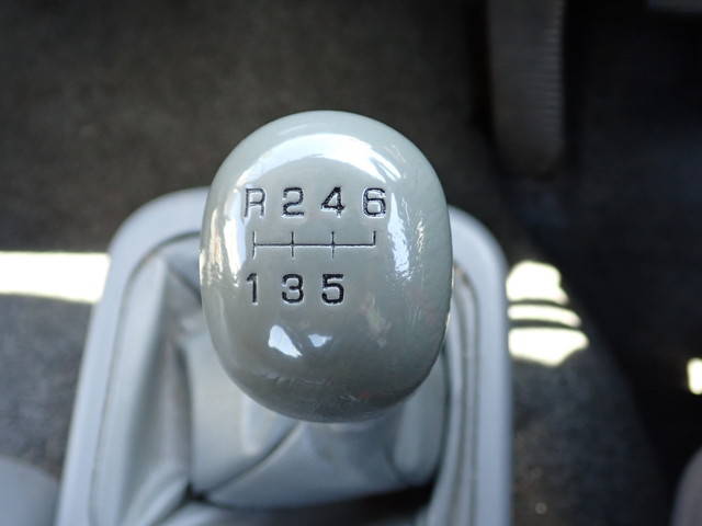 三菱ふそうファイター平ボディ中型（4t）[写真18]