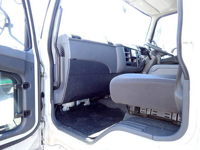 三菱ふそうファイター平ボディ中型（4t）[写真23]