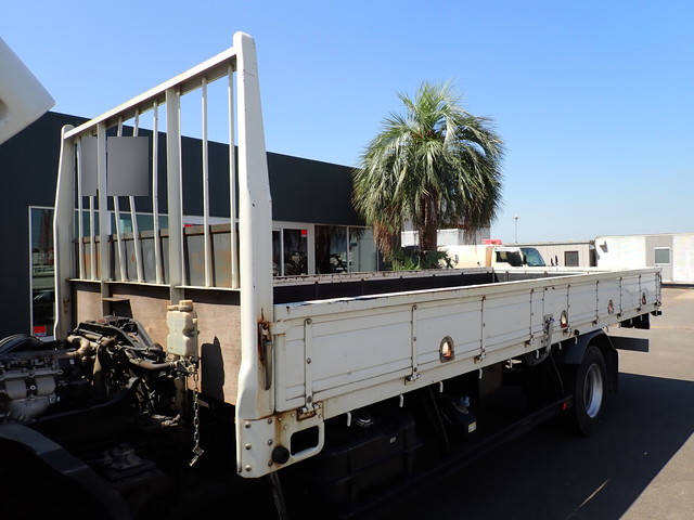 三菱ふそうファイター平ボディ中型（4t）[写真08]