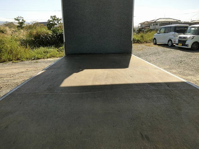 いすゞエルフ幌ウイング小型（2t・3t）[写真19]