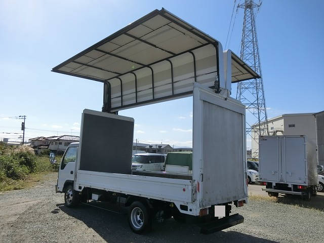 いすゞエルフ幌ウイング小型（2t・3t）[写真02]