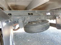 いすゞエルフ幌ウイング小型（2t・3t）[写真23]