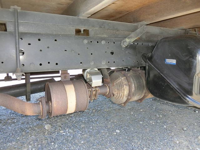 いすゞエルフ幌ウイング小型（2t・3t）[写真23]