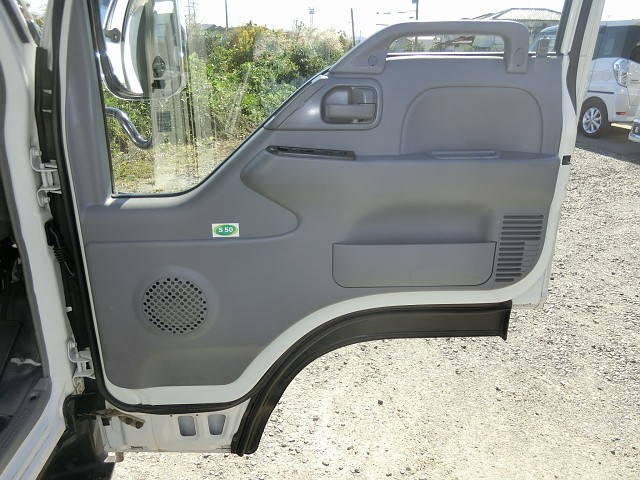 いすゞエルフ幌ウイング小型（2t・3t）[写真26]