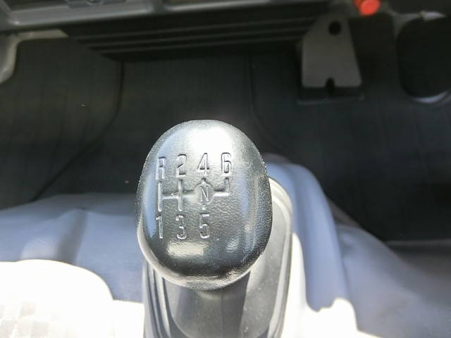 いすゞエルフ幌ウイング小型（2t・3t）[写真28]