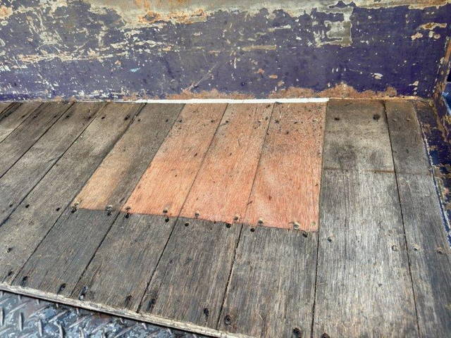 UDトラックスクオン平ボディ大型（10t）[写真14]