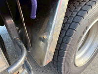 UDトラックスクオン平ボディ大型（10t）[写真17]