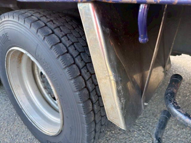 UDトラックスクオン平ボディ大型（10t）[写真18]