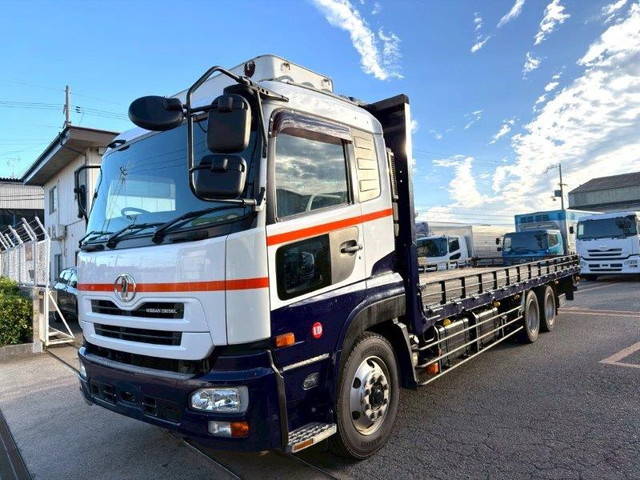 UDトラックスクオン平ボディ大型（10t）[写真03]