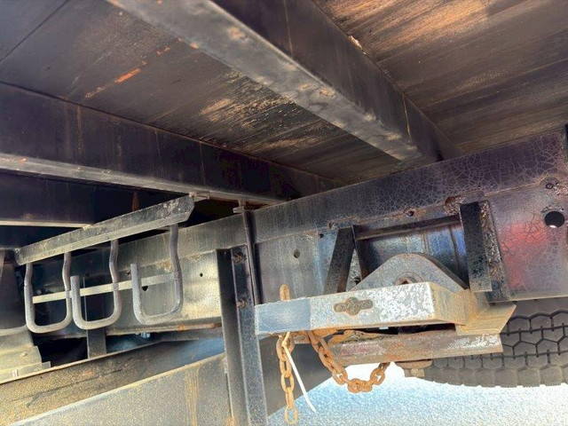 UDトラックスクオン平ボディ大型（10t）[写真06]