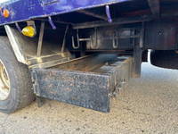 UDトラックスクオン平ボディ大型（10t）[写真10]