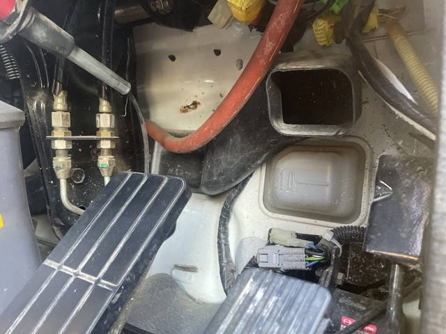 日野レンジャー汚泥吸引車中型（4t）[写真34]