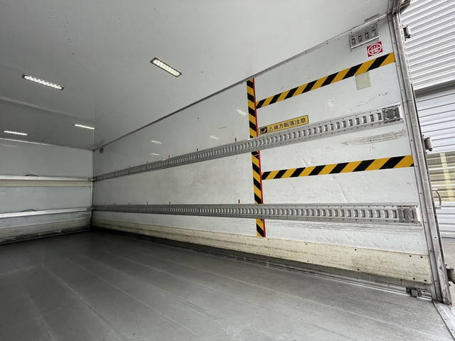 日野レンジャーパネルバン中型（4t）[写真22]