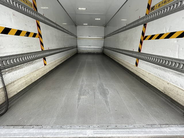 日野レンジャーパネルバン中型（4t）[写真23]