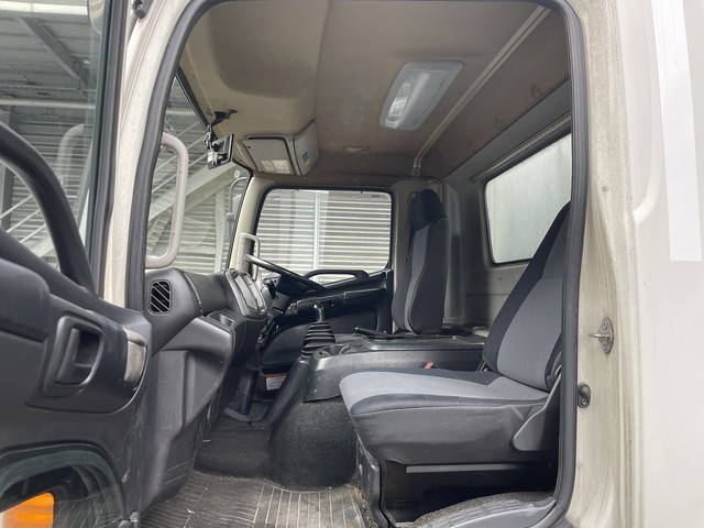 日野レンジャーパネルバン中型（4t）[写真37]