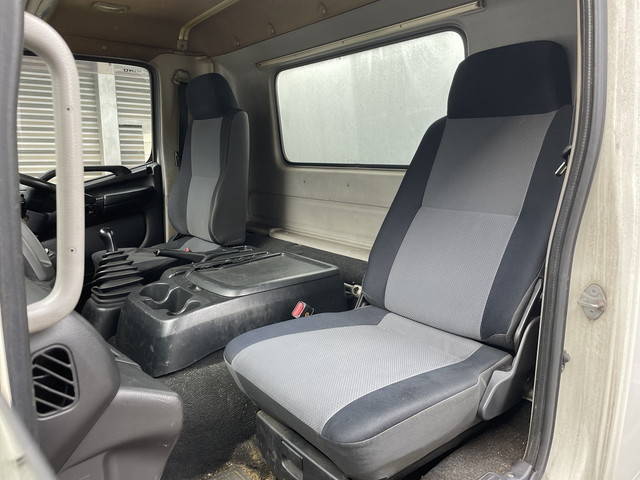 日野レンジャーパネルバン中型（4t）[写真38]