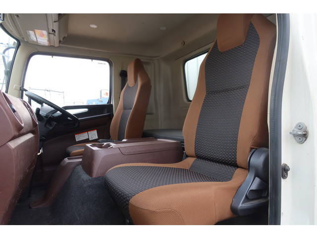 日野レンジャー平ボディ中型（4t）[写真29]