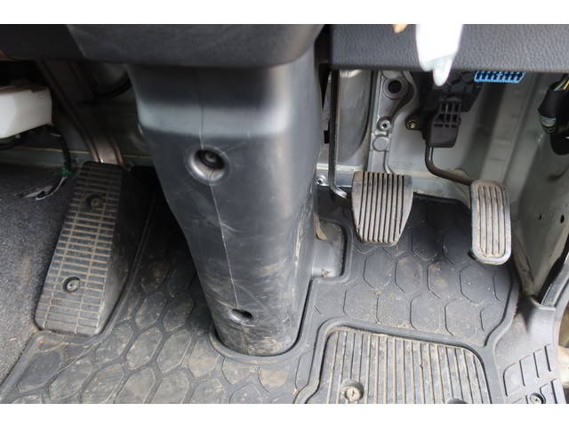 日野レンジャー平ボディ中型（4t）[写真32]