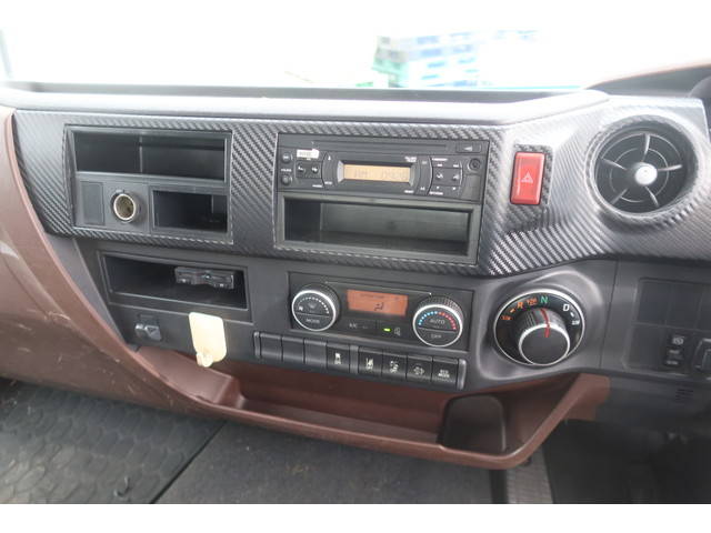 日野レンジャー平ボディ中型（4t）[写真37]