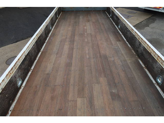 日野レンジャー平ボディ中型（4t）[写真08]