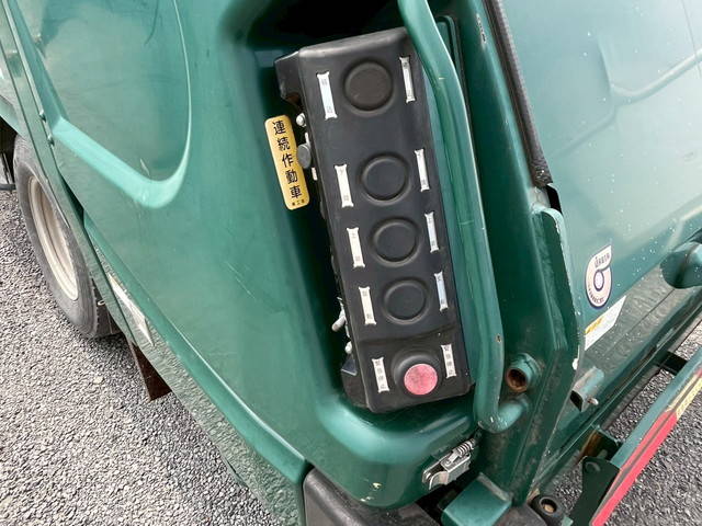 三菱ふそうキャンターパッカー車（塵芥車）小型（2t・3t）[写真09]