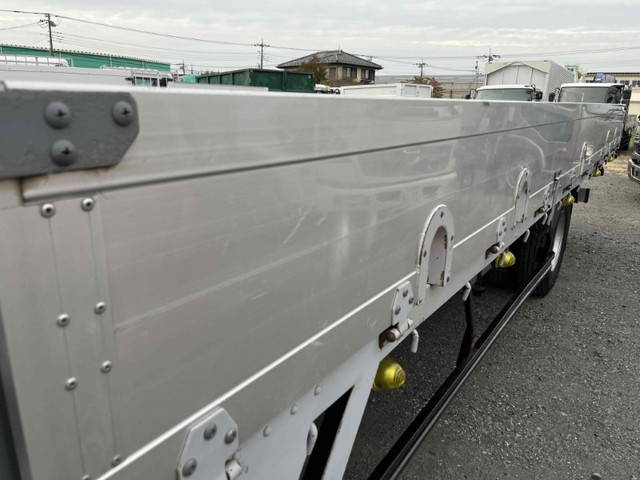 UDトラックスコンドルアルミブロック中型（4t）[写真10]