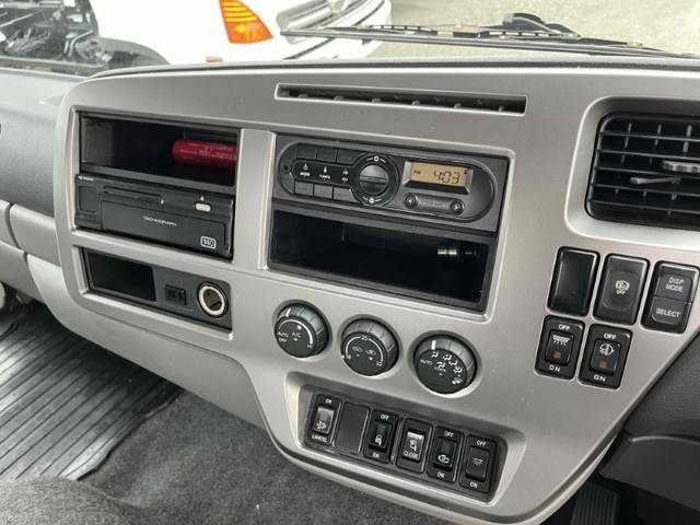 UDトラックスコンドルアルミブロック中型（4t）[写真32]