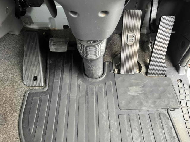 UDトラックスコンドルアルミブロック中型（4t）[写真35]